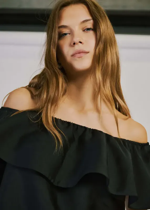 ANA OFF SHOULDER TOP BLACK
